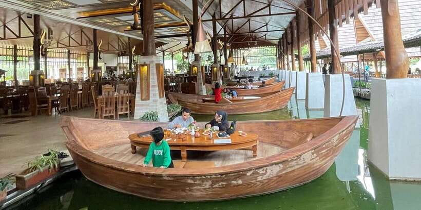 Jakarta: Volcano, Tea/Rice Fields, Hot Spring, Local Food - Key points to know before booking