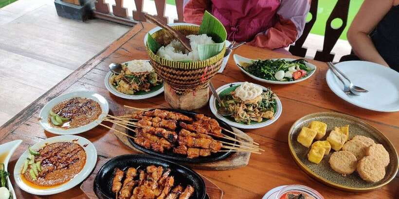 Jakarta: Volcano, Tea/Rice Fields, Hot Spring, Local Food - Leaving Jakarta for Subang and Bandung