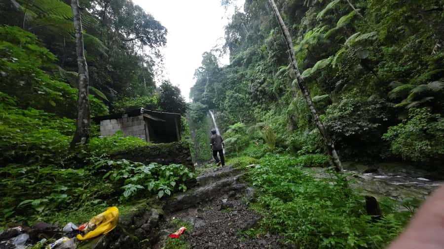 Jakarta: Waterfalls, Volcano, White Crater, Tea, Hot Spring - What to pack for waterfalls, craters, and tea fields