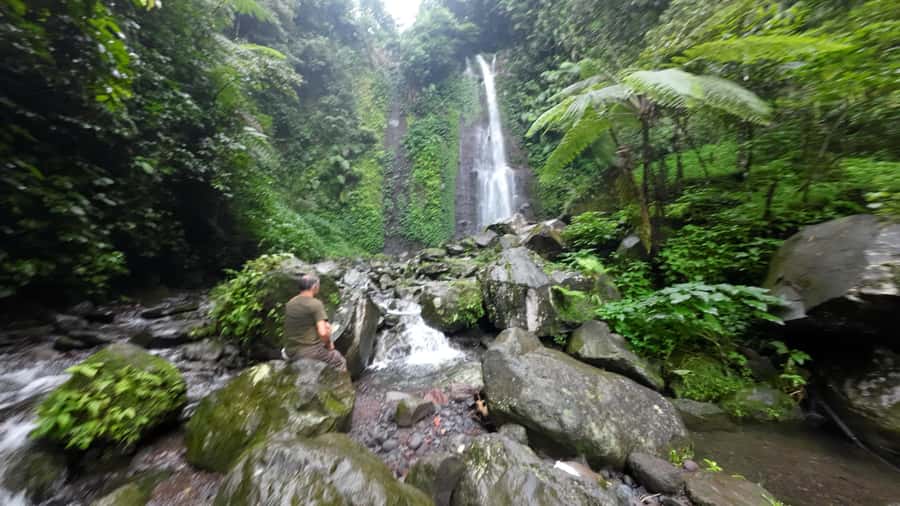 Jakarta: Waterfalls, Volcano, White Crater, Tea, Hot Spring - White Crater offers a different kind of volcanic view