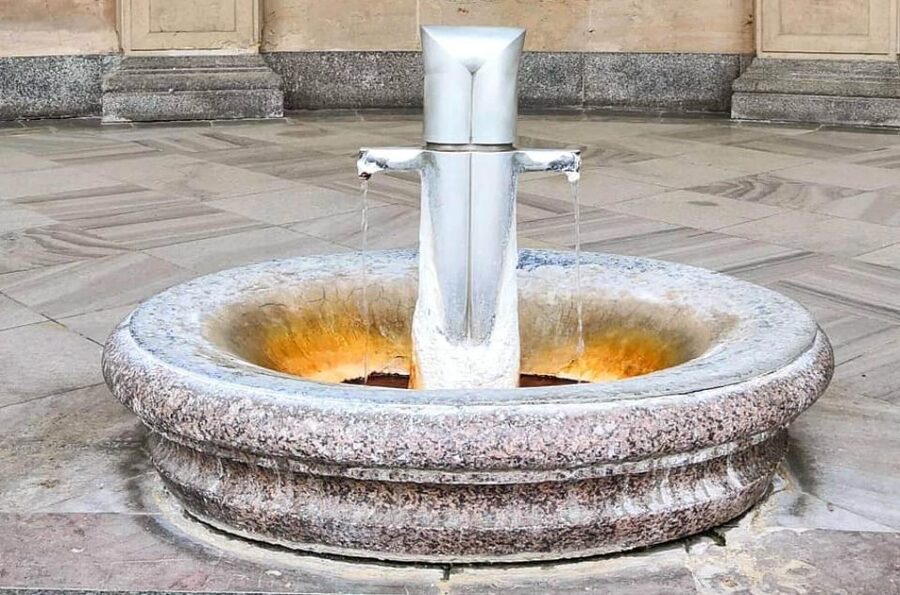 Karlovy Vary: Mineral Hot Springs Tasting and Walking Tour - Colonnades, cobblestones, and famous names