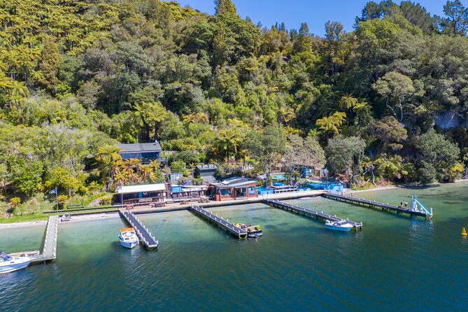 Katoa Jet Boat & Lake Rotoiti Hot Pools - Crossing Lake Rotoiti toward Manupirua