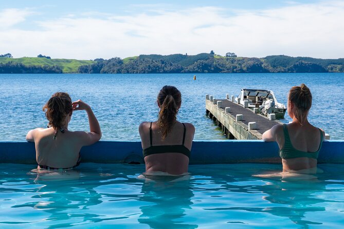 Katoa Jet Boat & Lake Rotoiti Hot Pools - One hour at Manupirua Thermal Springs