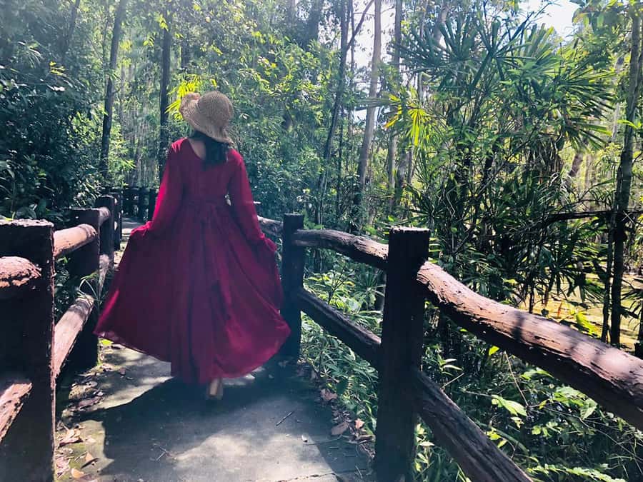 Krabi: Klongtom Hot Spring, Emerald Pool and Tiger Cave Tour - What to pack for a wet and active day