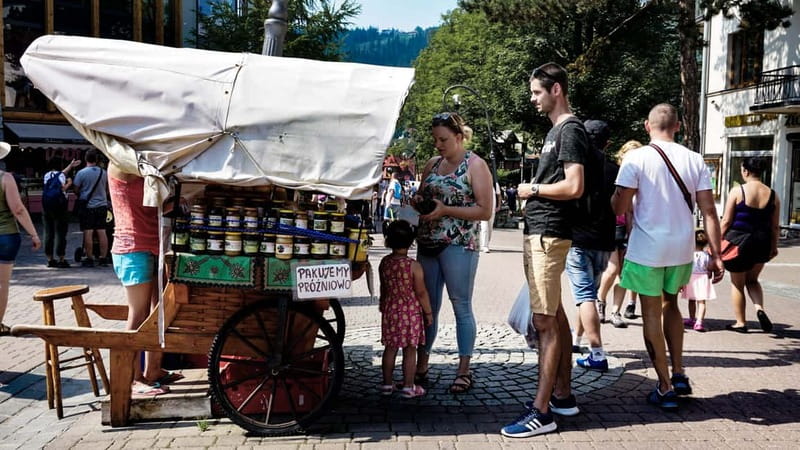 Krakow: Zakopane Cable Car, Spirits, Tasting & Thermal Baths - Krupówki Street and a flexible lunch break