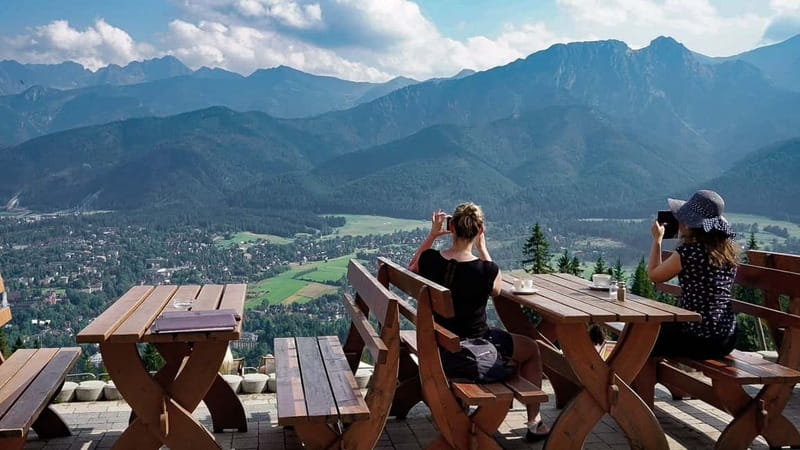 Krakow: Zakopane Cable Car, Spirits, Tasting & Thermal Baths - Chochołów and its old wooden houses