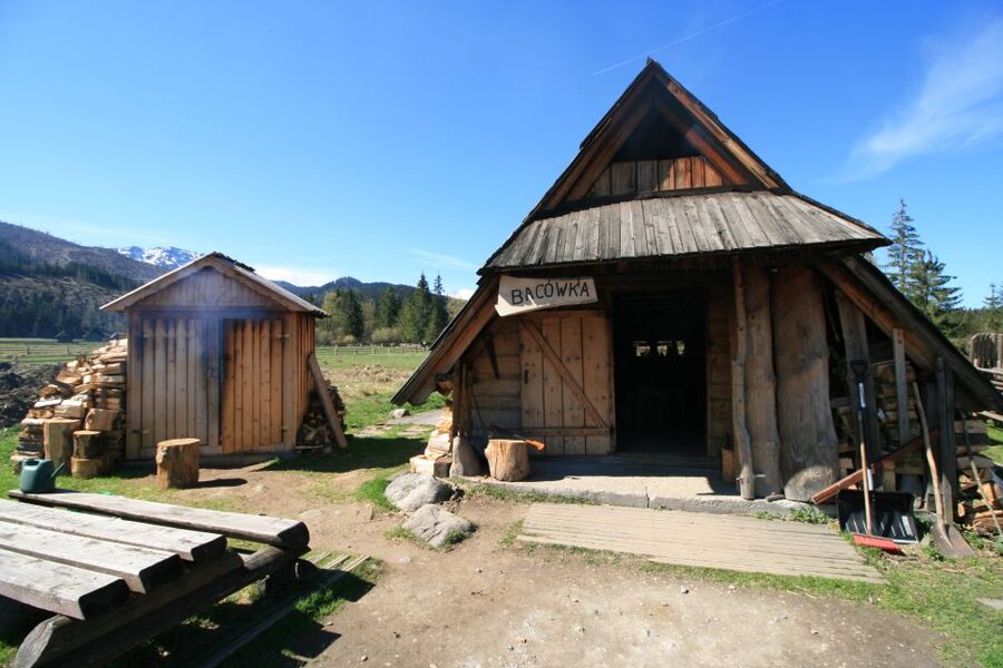 Krakow: Zakopane Day Tour with Optional Thermal Baths - Chochołów and its wooden houses