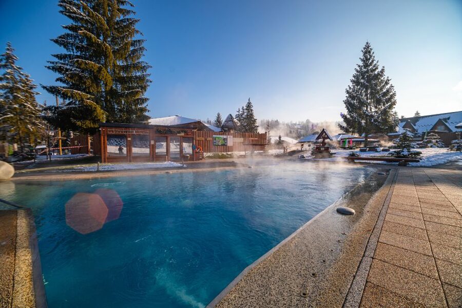 Krakow: Zakopane, Thermal Baths and Gorce Park Treetop Walk - Local cheese and drinks between the activities