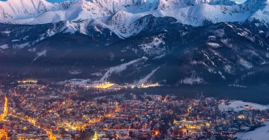 KRAKOW ZAKOPANE TOUR CABLE CAR THERMAL BATHS & HOTEL PICKUP - Free time on Krupówki Street
