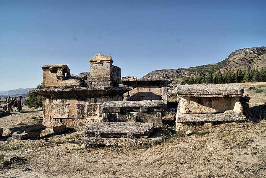 Kusadasi: Pamukkale Private Tour for Cruise Passengers - Walking Hierapolis from the North Gate