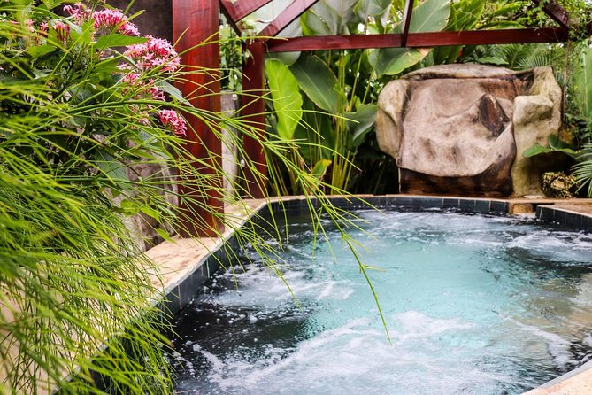 La Fortuna: Mineral Hot Springs Full Day Ticket - What the Paradise Hot Springs visit is really like