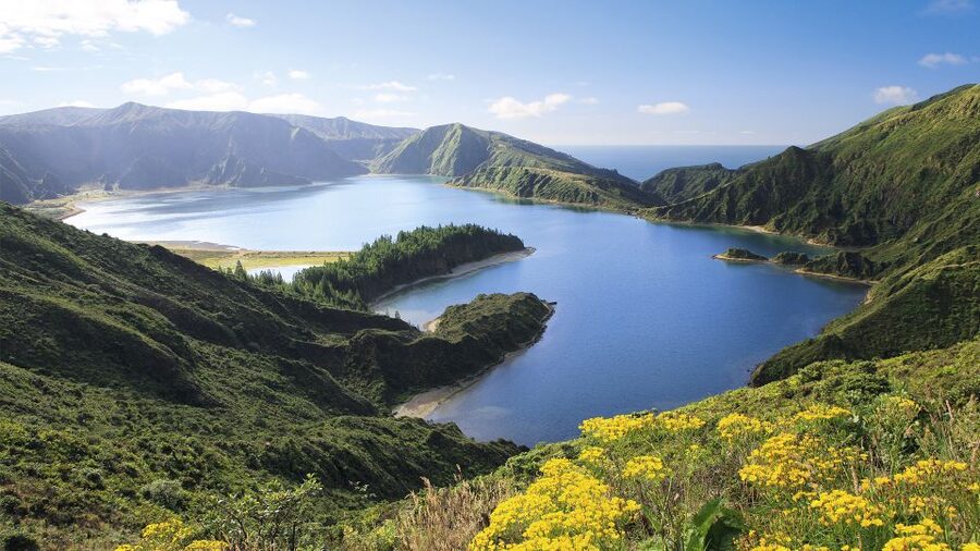 Lagoa do Fogo: Biologist-guided Volcano e-Tour +Hot Springs - Caldeira Velha: warm water with real volcanic heat