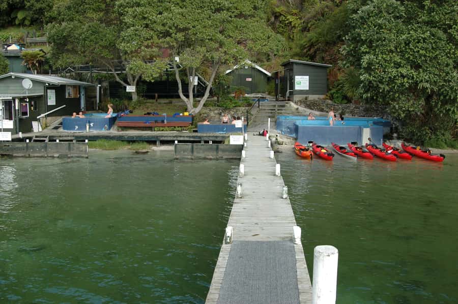 Lake Rotoiti & Hot Pools Guided Kayak - The paddle across Lake Rotoiti