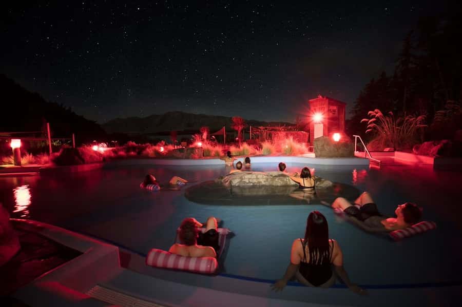 Lake Tekapo: 1.5-Hour Hot Pools & Stargazing Experience - Why Lake Tekapo is such a good place to study the sky