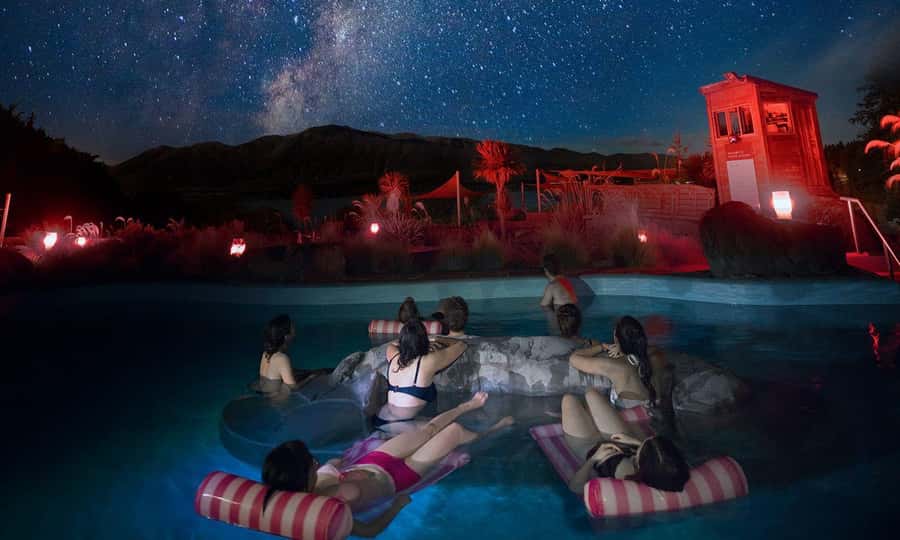 Lake Tekapo: 1.5-Hour Hot Pools & Stargazing Experience - The second half: floating in a 38°C hot pool
