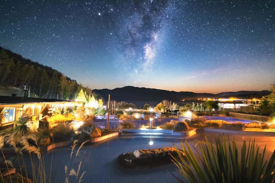 Lake Tekapo: 1.5-Hour Hot Pools & Stargazing Experience - Should you book the Lake Tekapo hot pools and stargazing tour?