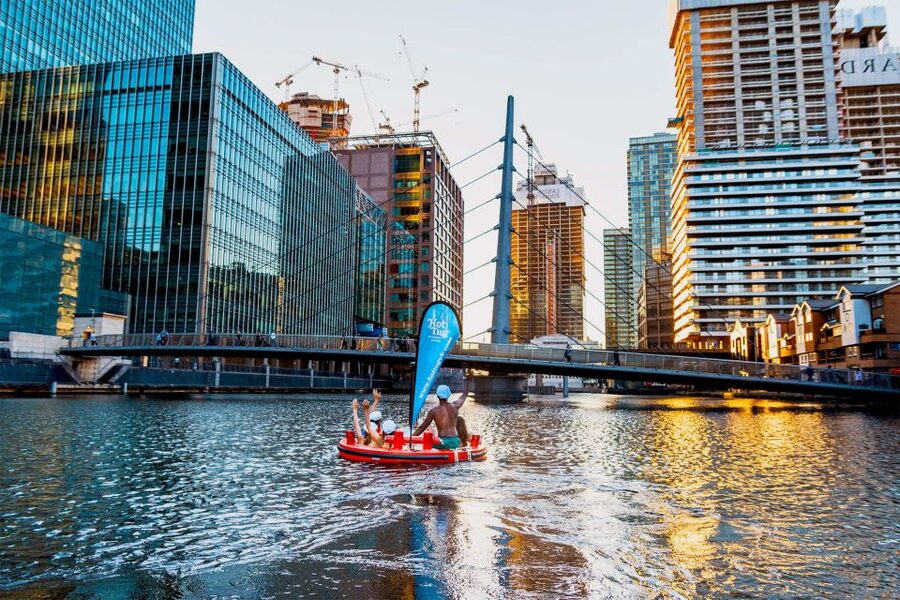 London: Hot Tub Boat Guided Historical Docklands Cruise - Drinks, snacks, and the onboard bar