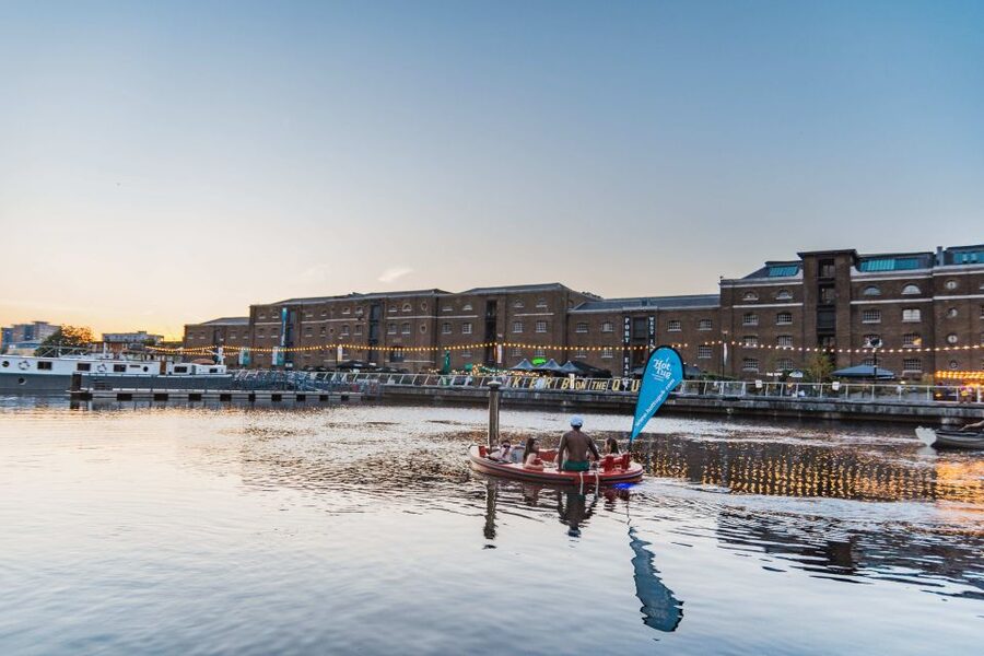 London: Hot Tub Boat Guided Historical Docklands Cruise - The guide can make or break the history