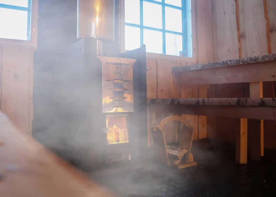 Luleå: Spa in Nature with Hot Tub & Sauna Experience - A Nordic spa in the snow outside Luleå