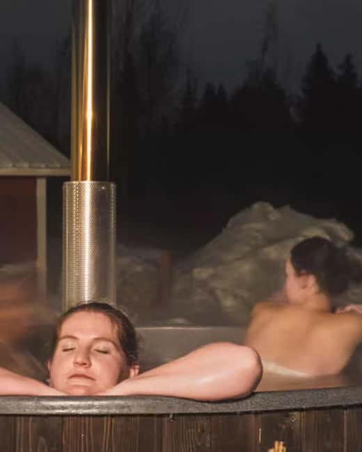 Luleå: Spa in Nature with Hot Tub & Sauna Experience - Drinks and optional local flavors