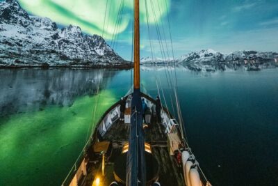 Luxury Northern Lights Yacht Cruise with Hot Tub from Tromsø