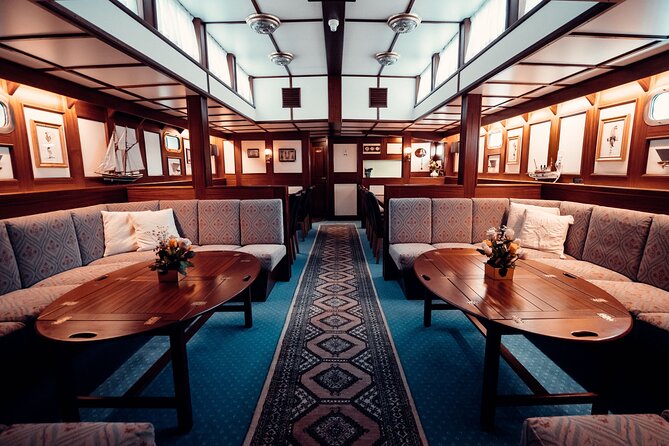 Luxury Northern Lights Yacht Cruise with Hot Tub from Tromsø - A hot tub in Arctic weather