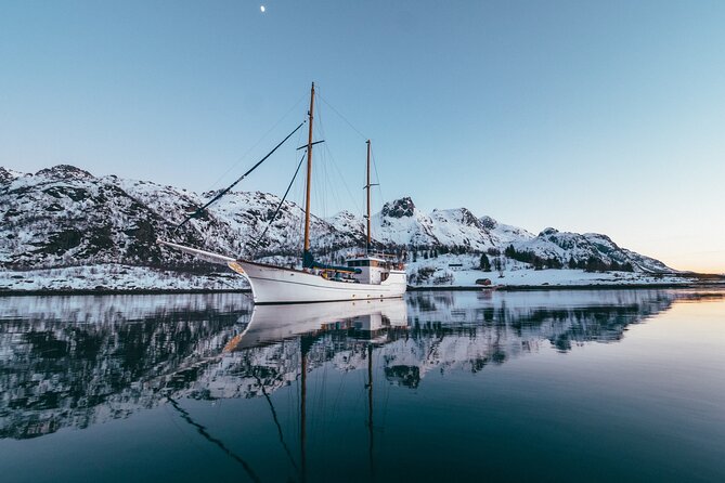 Luxury Northern Lights Yacht Cruise with Hot Tub from Tromsø - What to wear for a four-hour winter evening