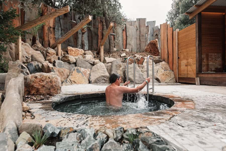 Metung: Hot Springs Revive Bathing - Enjoy the viewing deck