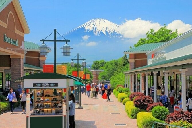 Mount Fuji 5th Station, Arakurayama, Oshino Hakkai and Hot Spring - Meeting in Tokyo and handling the long day