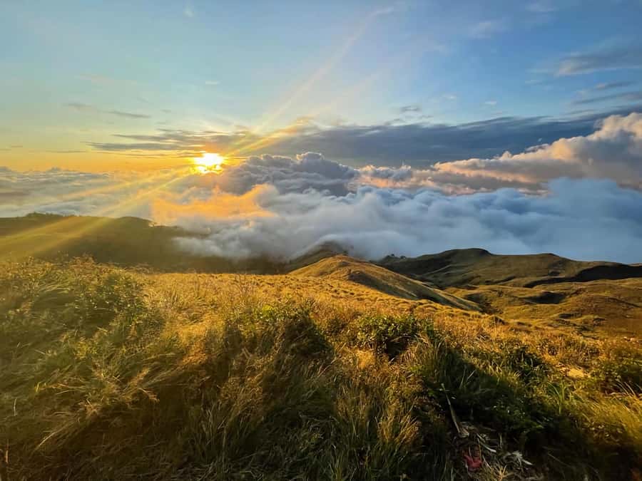 mount rinjani 3D/2N summit,lake.hot spring and crater rim - Key points at a glance