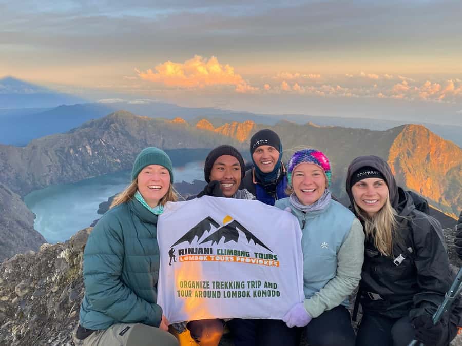 Mount Rinjani Trekking 2D/1N Summit Sunrise & Sunset Views - Guide quality and communication