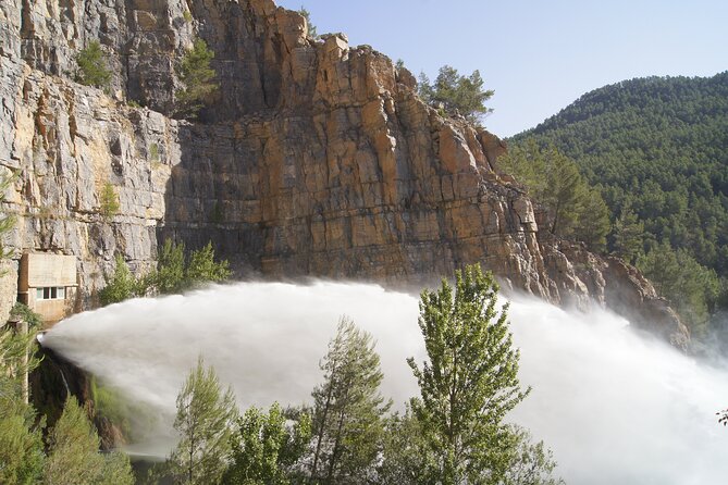 Mountain Hike & Thermal Springs - private full day tour - What to bring for the mountain and the water