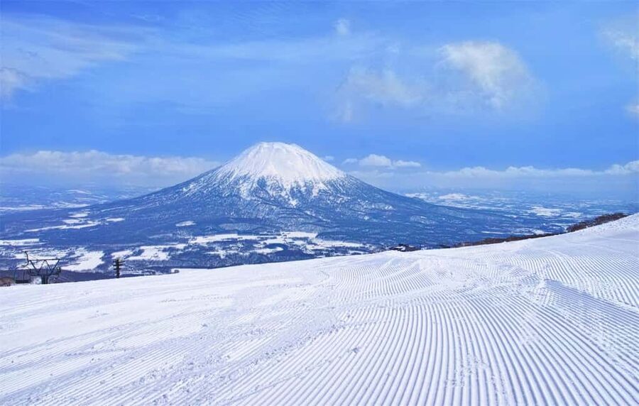 Mt. Fuji Skiing Experience- YETI Ski Resort & Onsen Day Trip - Meeting the bus at Tokyo Station