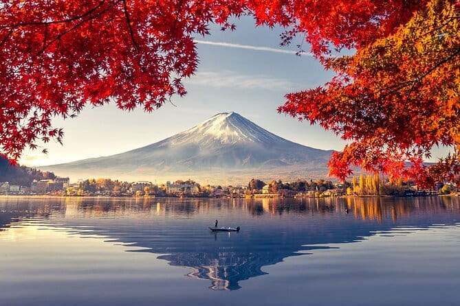 Mt. Fuji Tours to Lake Kawaguchi and Yamanaka Onsen English Guide - Lake Kawaguchi gives you the classic Fuji setting