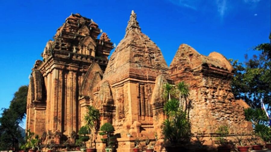 Nha Trang: Hot Spring and Mud Spa Package Half-Day Tour - Mineral springs, showers, and open pool time