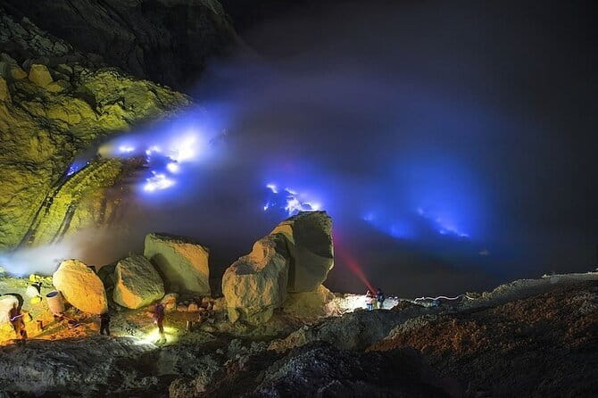 North Bali highlights: Buddhist temple, Waterfall & hot spring - Who should book this North Bali day trip