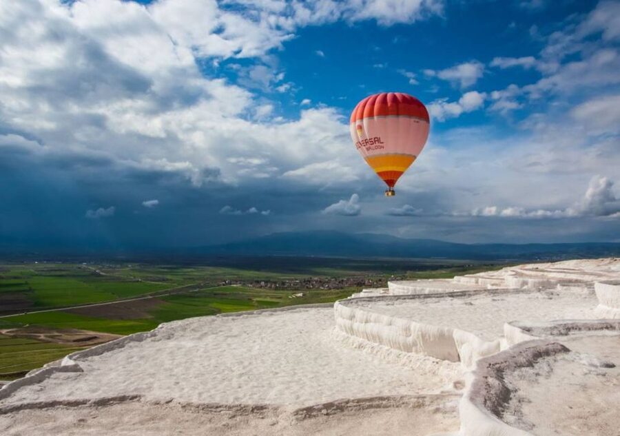 Pamukkale: Hot Air Balloon Flight with Flight Certificate - Watching the balloon come alive