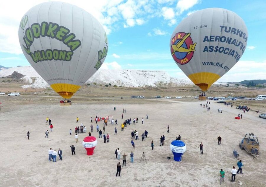 Pamukkale: Hot Air Balloon Flight with Flight Certificate - One hour above the white travertines