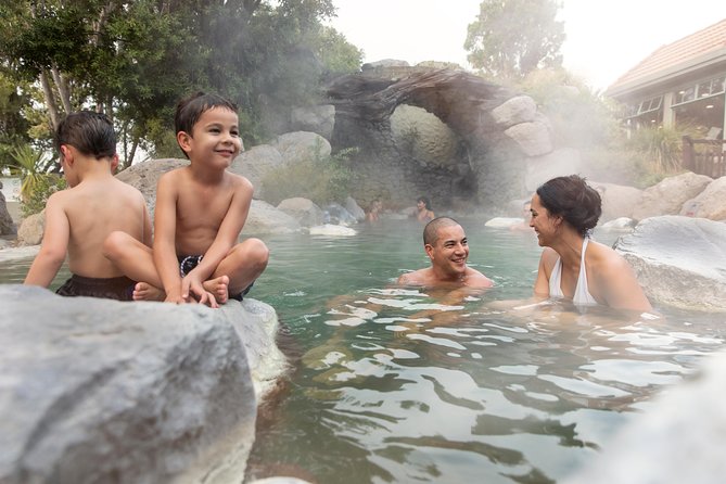 Polynesian Spa Rotorua: Deluxe Lake Spa Hot Spring Bathing - Soaking beside Lake Rotorua