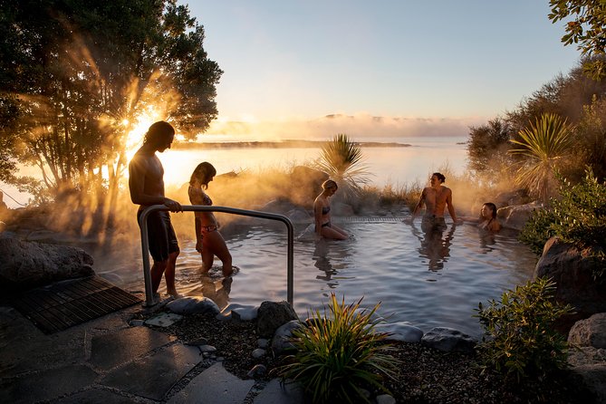 Polynesian Spa Rotorua: Deluxe Lake Spa Hot Spring Bathing - Timing, crowds, and how long to stay