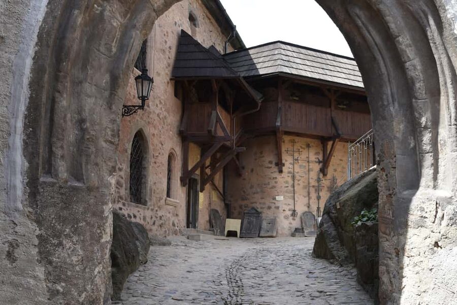 Prague: Karlovy Vary & Loket Tour with Hot Springs & Castle - The short ride toward Loket
