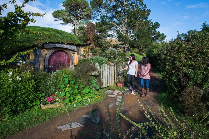 Private 2 Day Tour: Hobbiton, Waitomo, Rotorua Geothermal & Hamilton Gardens - Who will get the most from this tour