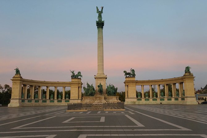 Private 4 Hours Budapest city tour and 3 hours Széchenyi thermal spa relax - St. Stephen’s Basilica and the central city