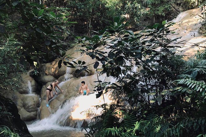 Private Chaing Dao Tour. Village, Cave,Hot springs, Sticky Waterfall. - Entering Chiang Dao Cave at Wat Tham