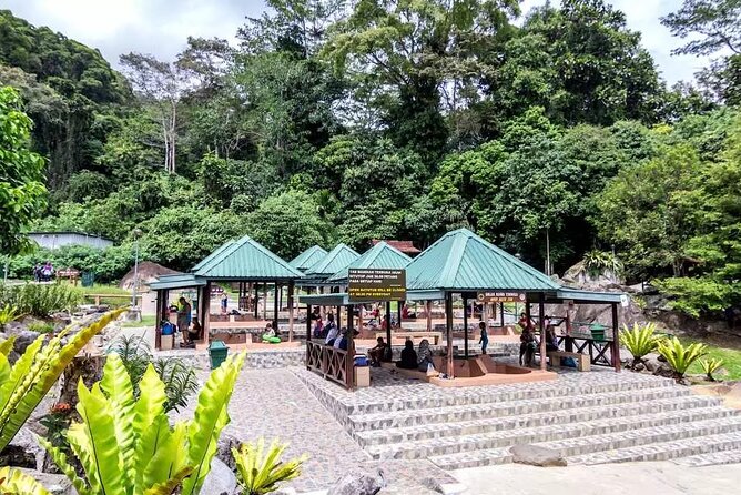 Private Desa Dairy Farm, Kinabalu National Park, Hot Spring & Canopy Walk Tour - Desa Dairy Farm: cool air and the Mount Kinabalu view
