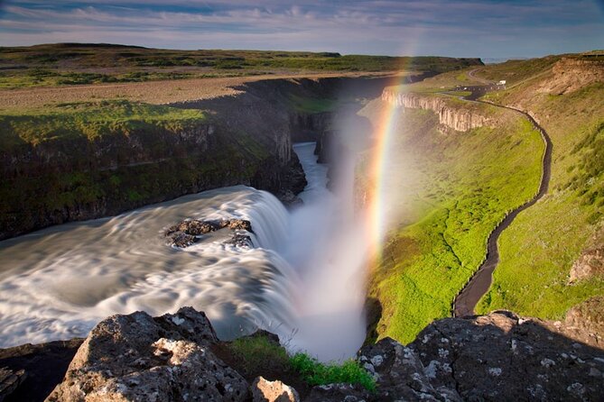 Private Golden Circle & Sky Lagoon Transfer and lunch (Up to 8 P) - A private way to tackle Iceland’s Golden Circle