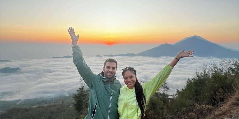 Private Mt Batur hike with Hot Springs & Hotel transfer - Walking around the crater after sunrise