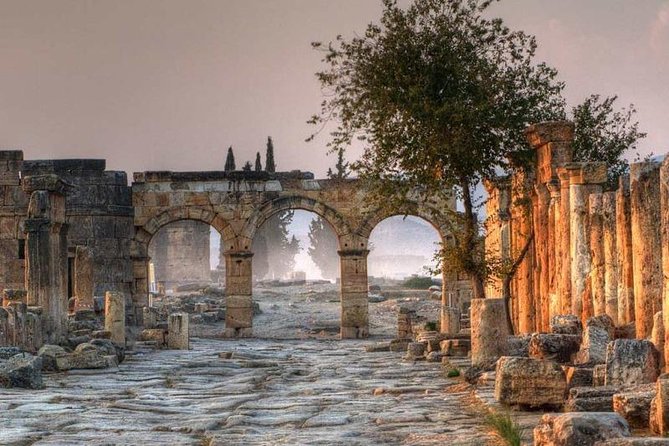 Private Tour to Pamukkale, Hierapolis Ancient City, Laodicea Ancient City - How the private format changes the day