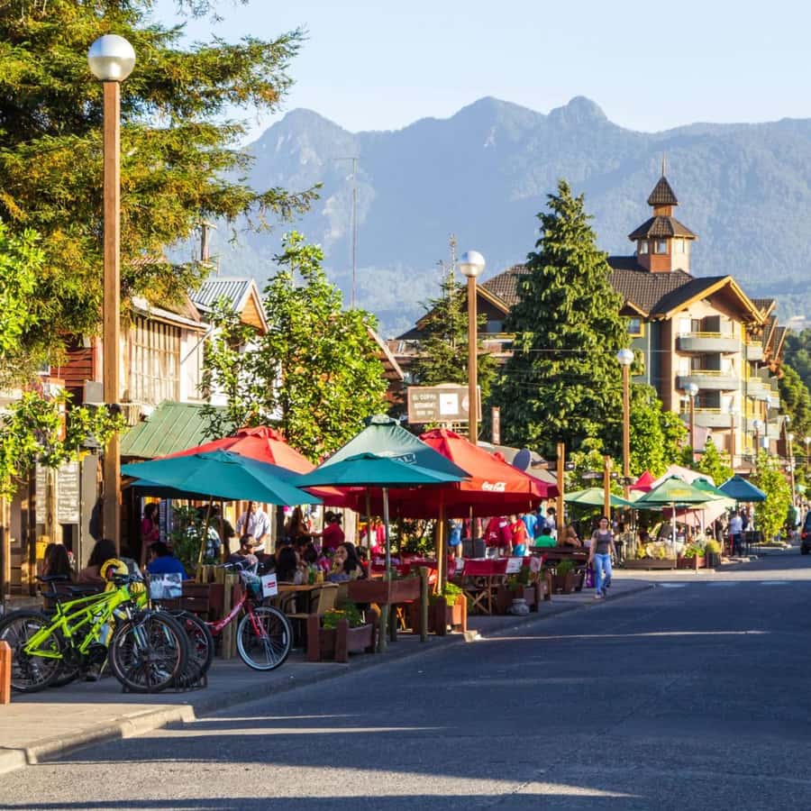 PUCON: TOUR AROUND THE AREA WITH THERMAL BATHS - The short walk at the Eyes of Caburgua