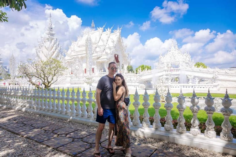 Red, Blue, White Temples & Hot Spring Trip from Chiang Mai - Wat Rong Khun, the White Temple, rewards close attention